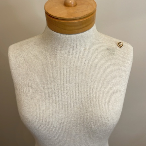 Vintage Interlocking Heart Grey Rhinestone Pin - Picture 14 of 16